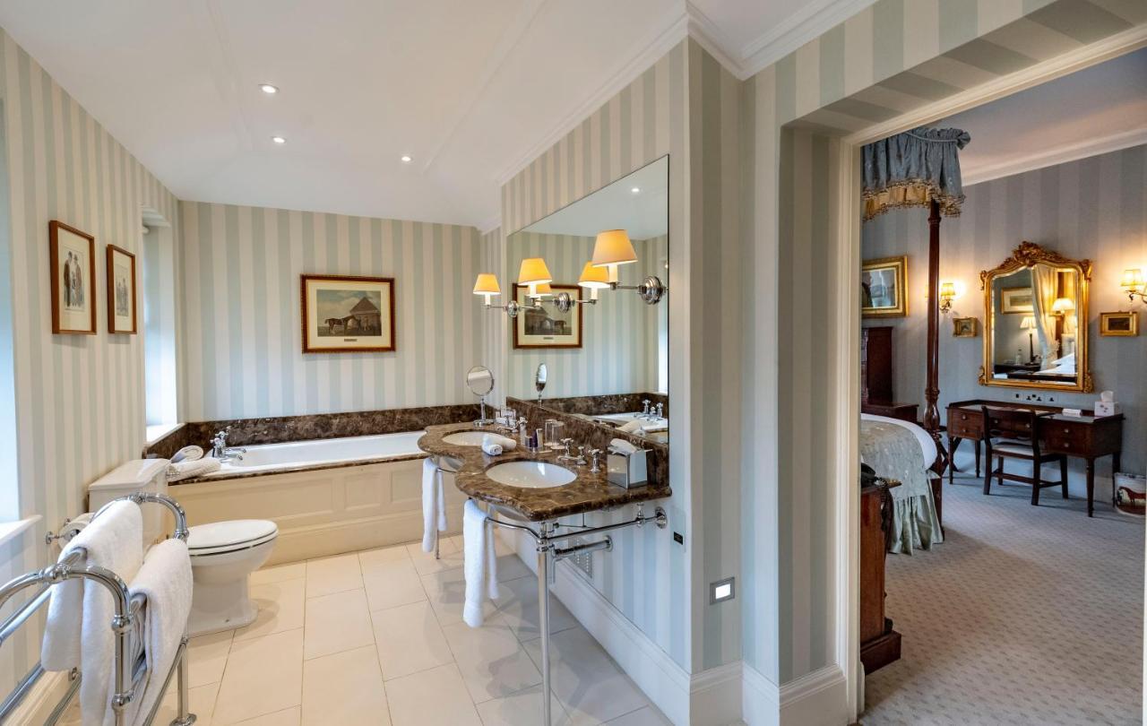 The Jockey Club Rooms นิวมาร์เก็ต ภายนอก รูปภาพ